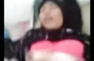 XXX سه لزبین دوست داشتنی با چهره های کانال تلگرام فیلم سگسی دوست داشتنی که روی نیمکت لیز می زنند