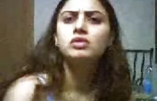 XXX به جای سخنرانی ، یک دانش آموز رنگدانه در گفتگوی جنسی یک گربه گروه سکسی موبوگرام طاس را هل می دهد