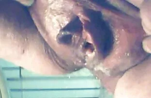 XXX یک همسایه خیره کننده یک مرد را لینک گروه فیلم سکس خوشحال می کند