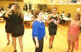 XXX سکسی Busty کانال عکس سکسی در تلگرام سرخ شده در آشپزخانه