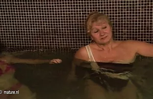 XXX MILF خوشحال است که در متن سکس موبوگرام مقعد داغ است